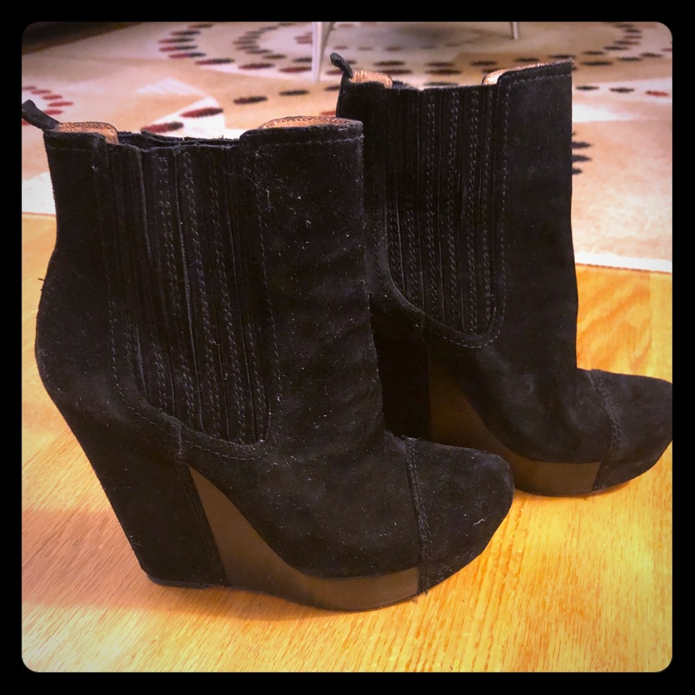 Boots Size 7. Ankle Booties. Black Suede.